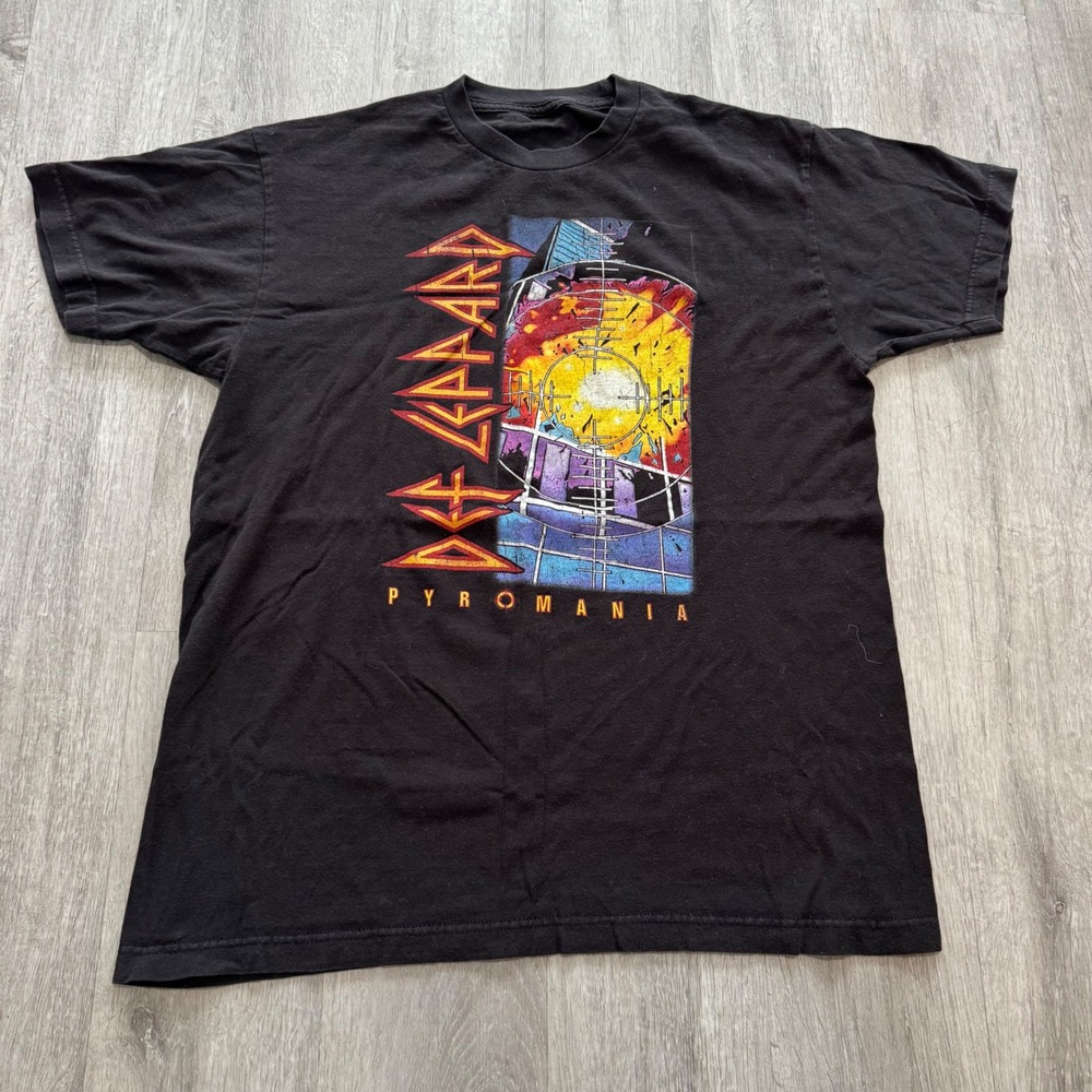 Def Leppard Pyromania Graphic T-Shirt Mens Black Rock Band Tee L